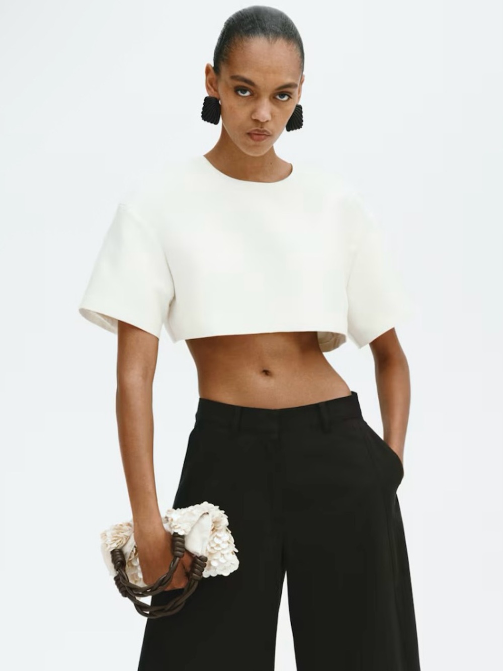 H&M COLLECTION 2026
NWT WHITE CROP TOP SIZE SMALL